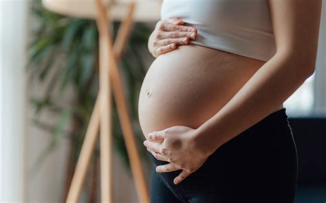 Pregnant women and elderly to be offered RSV jab on NHS .